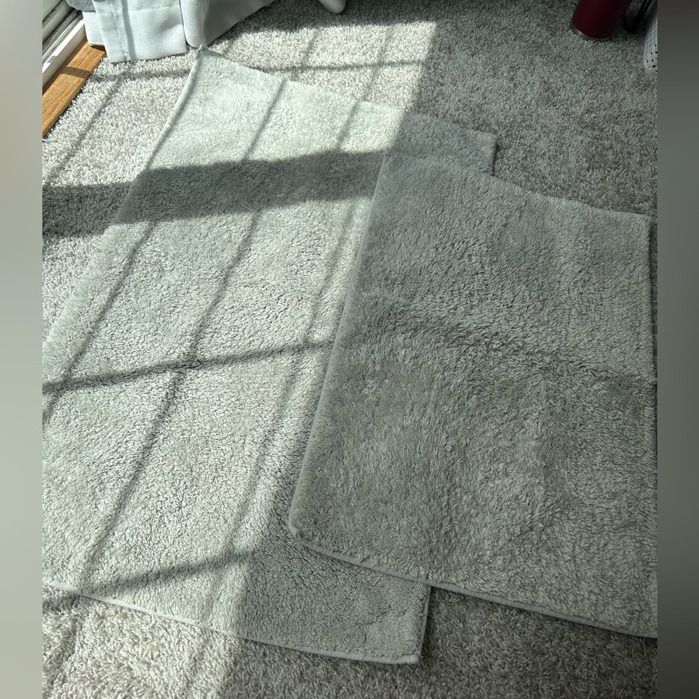 Grey bath mats